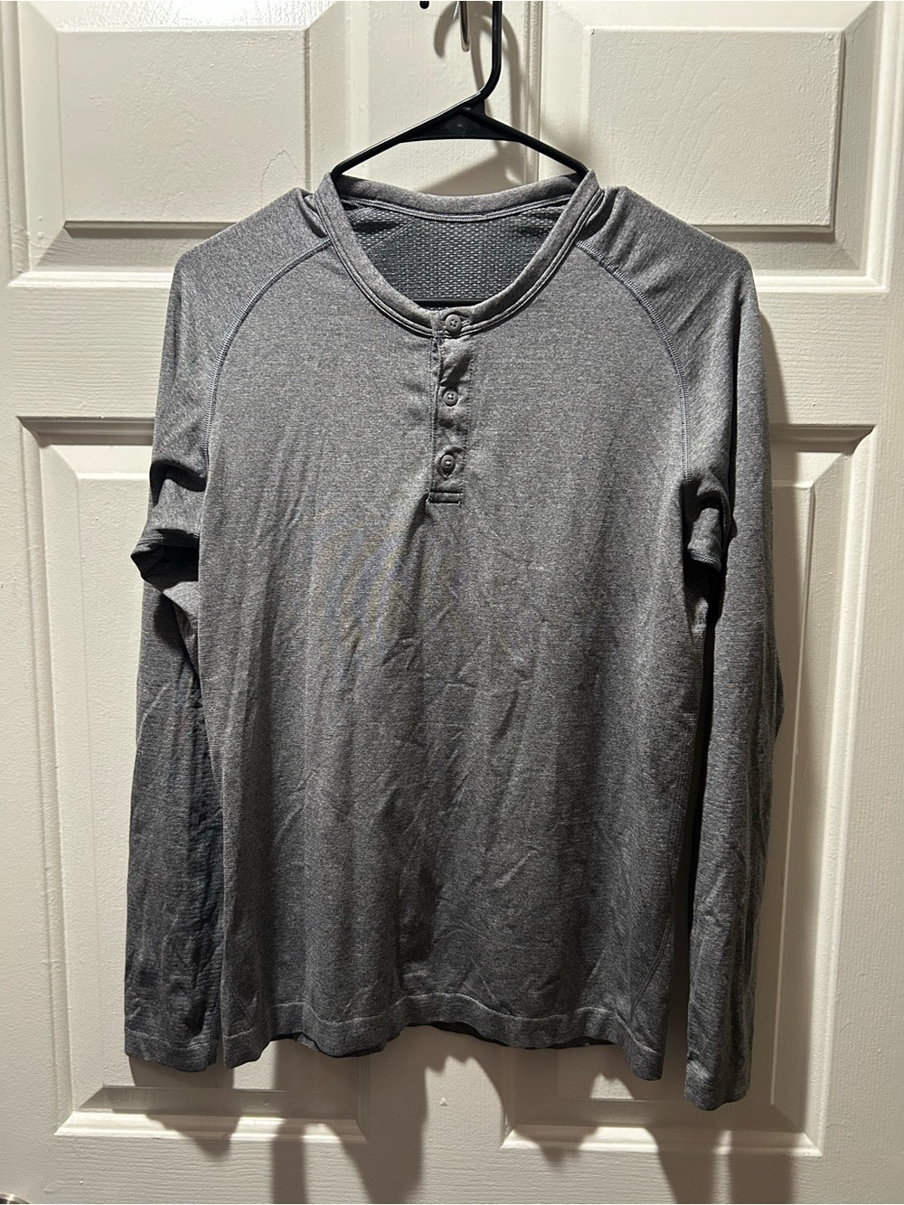 Lululemon Men's Metal Vent Tech Long-Sleeve Henley - Dark Gray Size Small
